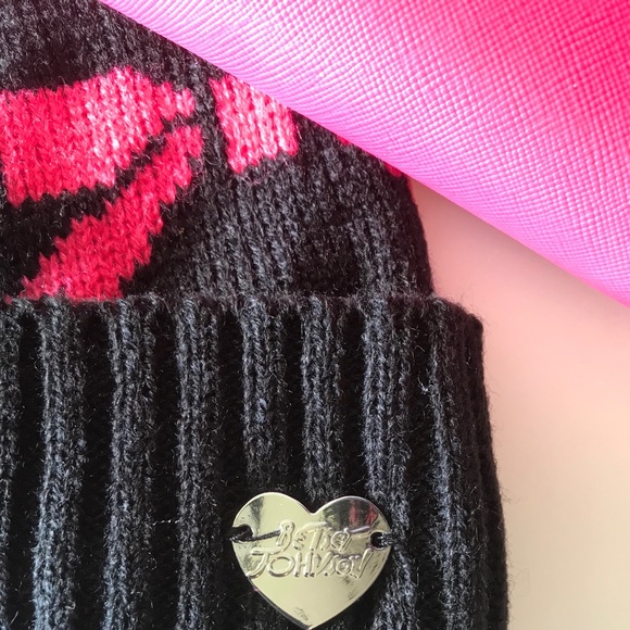 (REDUCED) NWT BETSEY JOHNSON GIFT SET - Picture 6 of 10